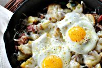 Crispy Bacon, Potato and Poblano Breakfast Skillet